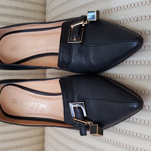 LOUIS VUITTON PUMPS WITH LV CUBE CHARM - Picture 4 of 11